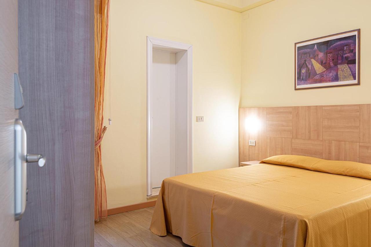 Hotel Corinna Rimini Buitenkant foto